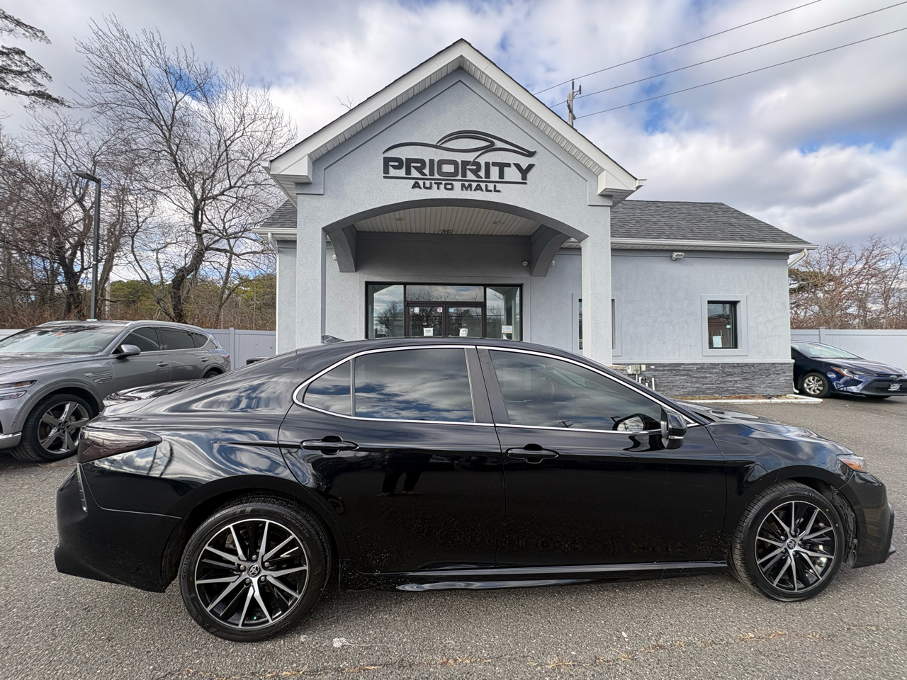 Toyota Camry SE Auto (Natl) 2022
