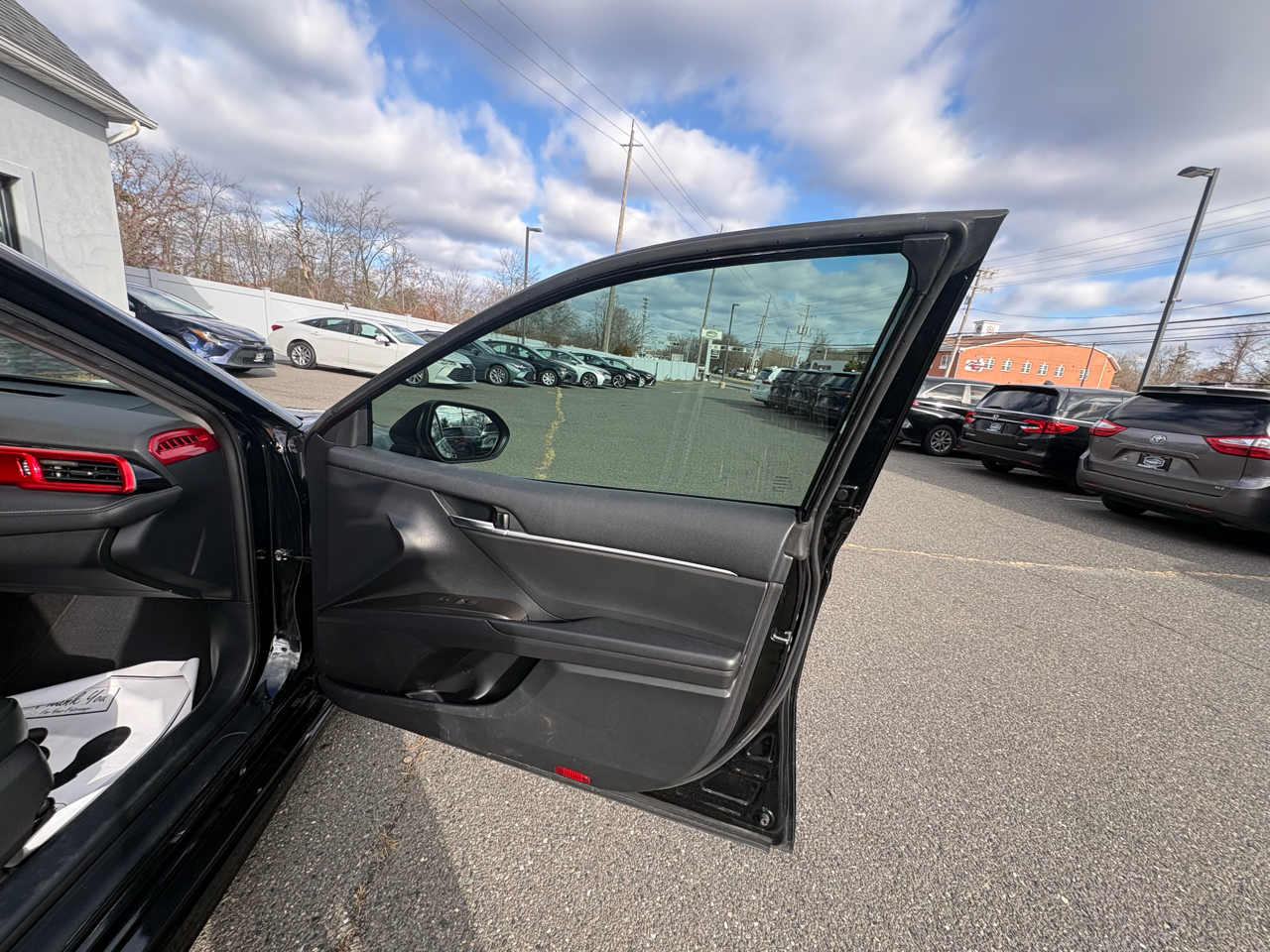 Toyota Camry SE Auto (Natl) 2022