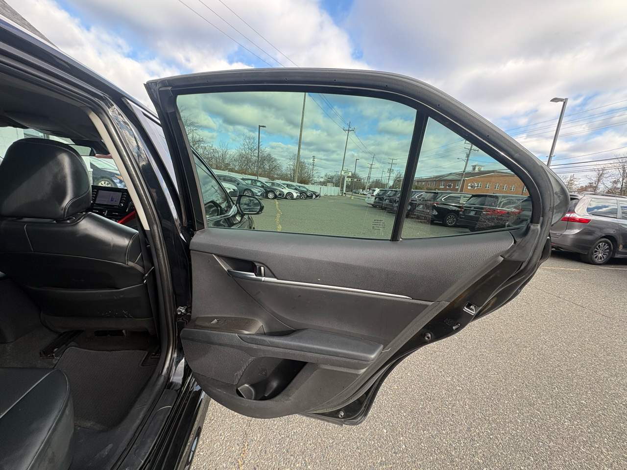 Toyota Camry SE Auto (Natl) 2022