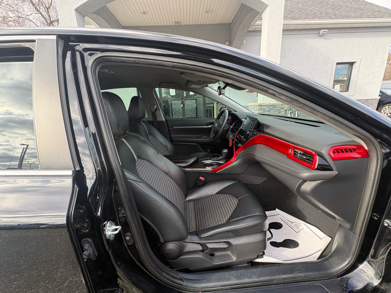 Toyota Camry SE Auto (Natl) 2022