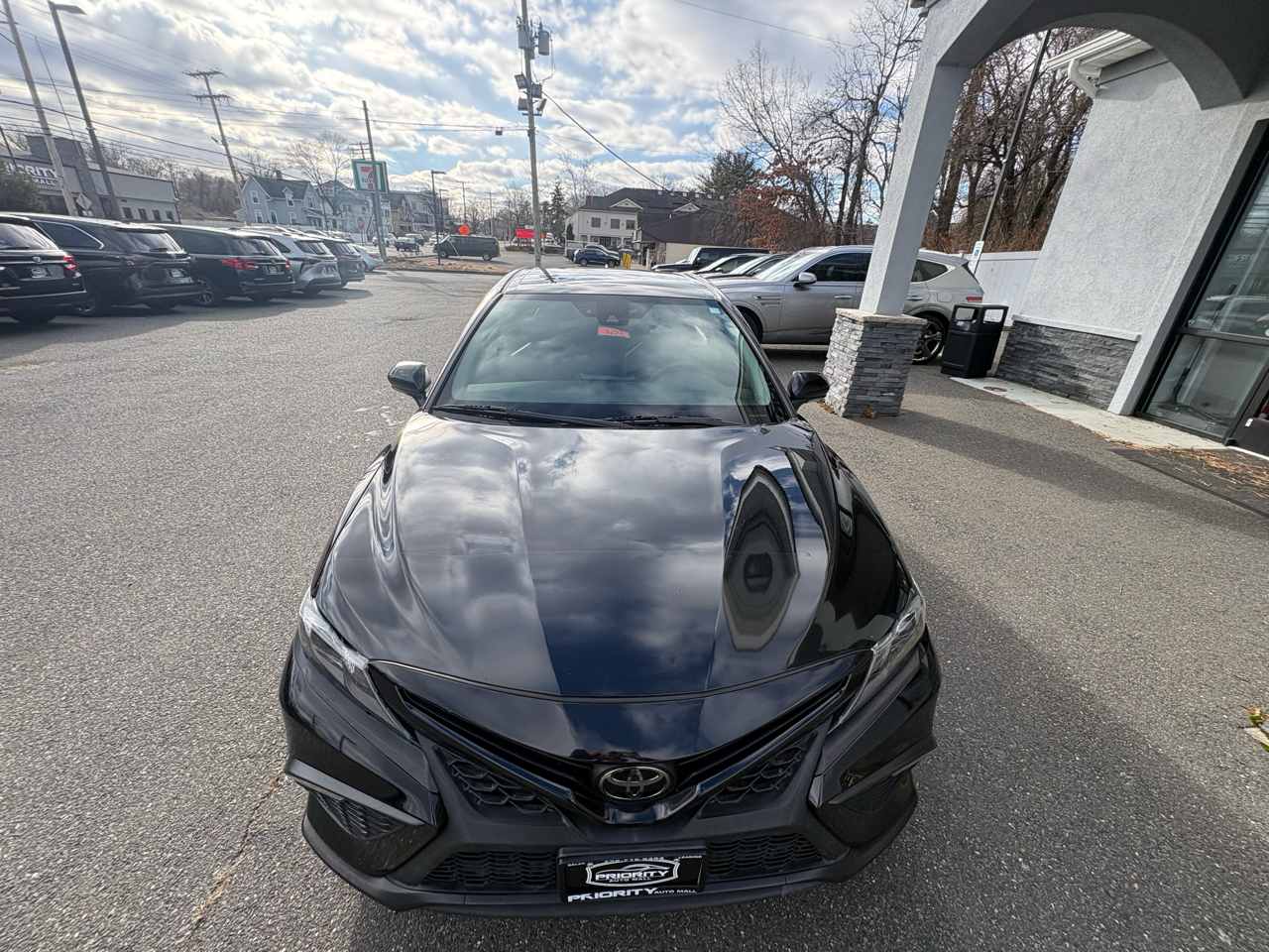 Toyota Camry SE Auto (Natl) 2022