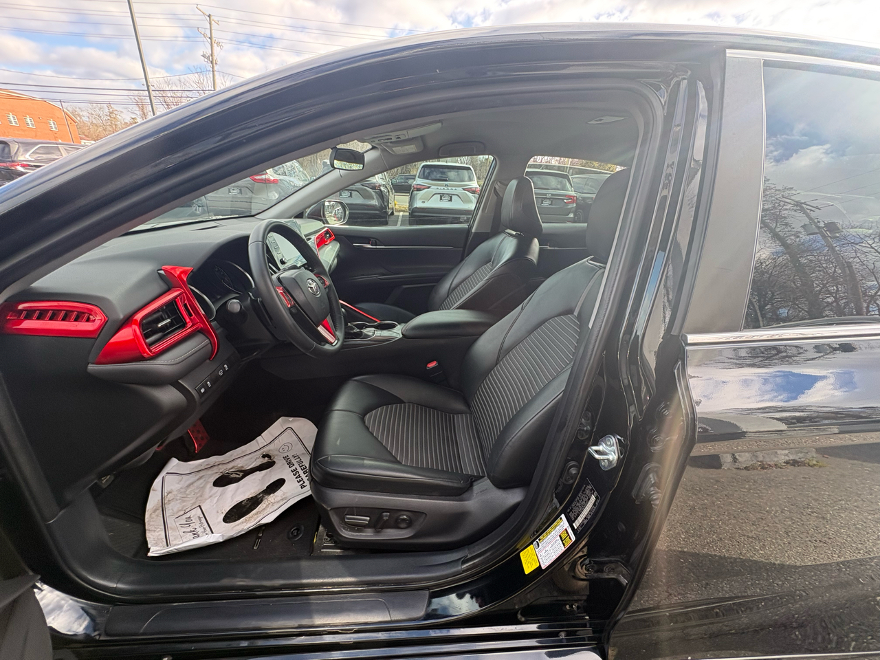 Toyota Camry SE Auto (Natl) 2022