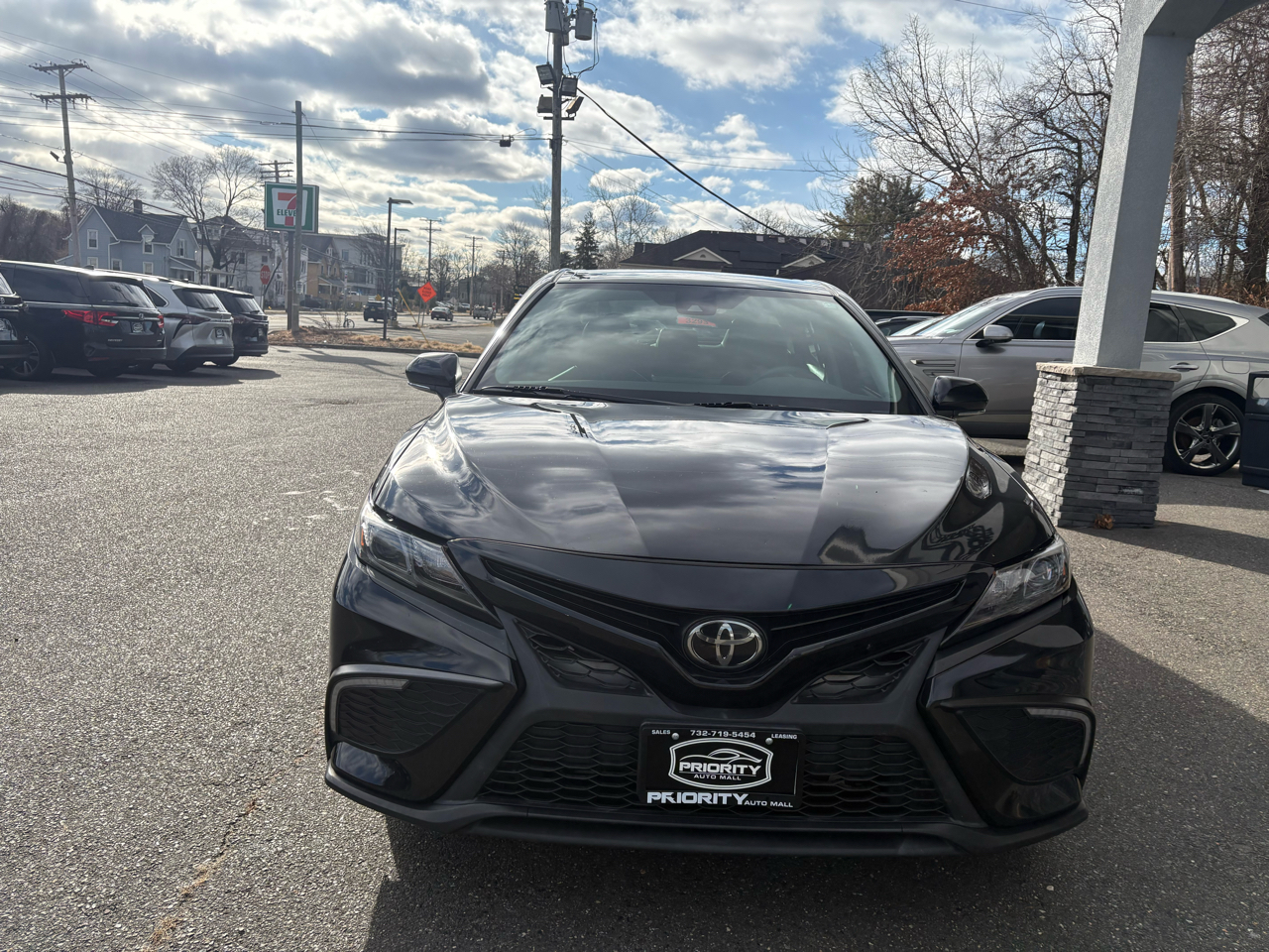 Toyota Camry SE Auto (Natl) 2022