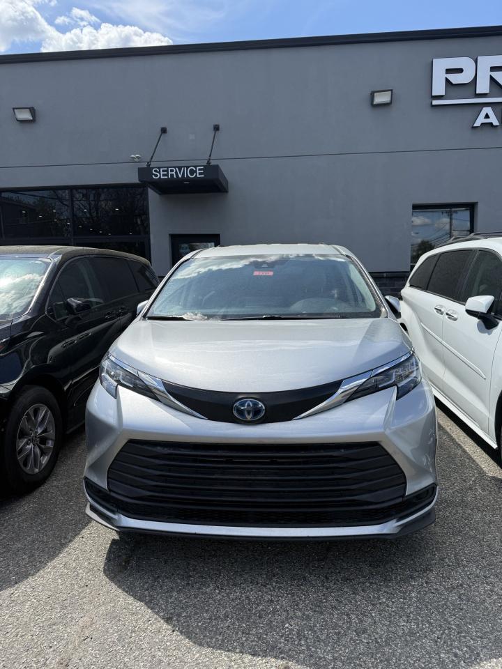 Toyota Sienna LE FWD 8-Passenger (Natl) 2023