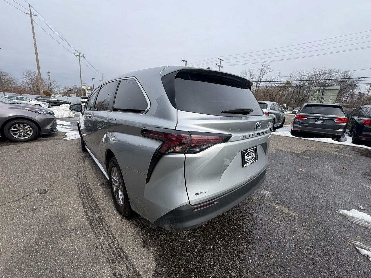 Toyota Sienna LE AWD 8-Passenger (Natl) 2024