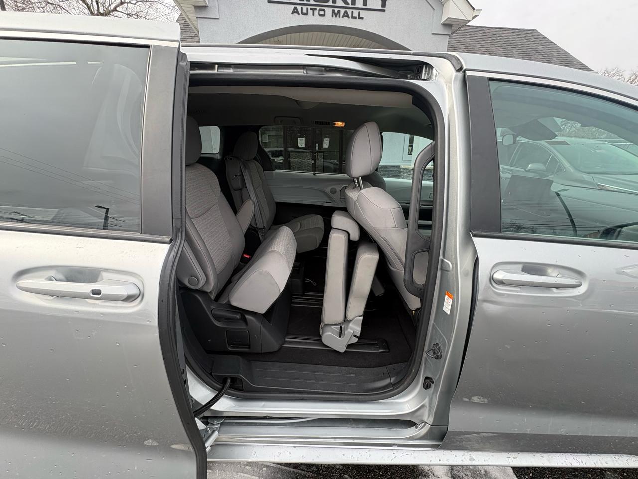 Toyota Sienna LE AWD 8-Passenger (Natl) 2024