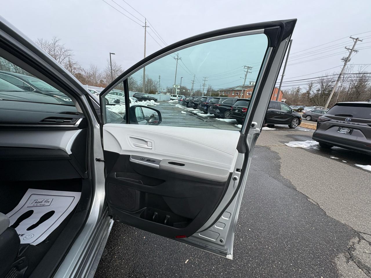 Toyota Sienna LE AWD 8-Passenger (Natl) 2024