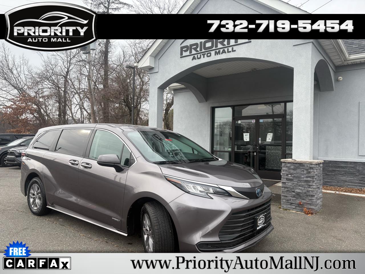 Toyota Sienna LE FWD 8-Passenger (Natl) 2021