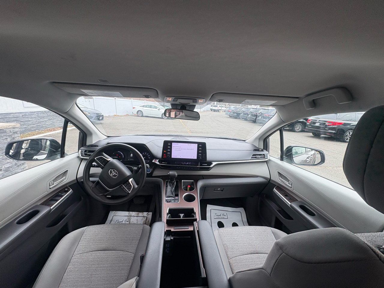 Toyota Sienna LE FWD 8-Passenger (Natl) 2021