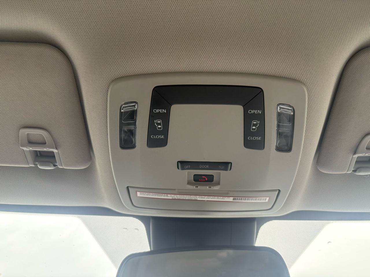 Toyota Sienna LE FWD 8-Passenger (Natl) 2021