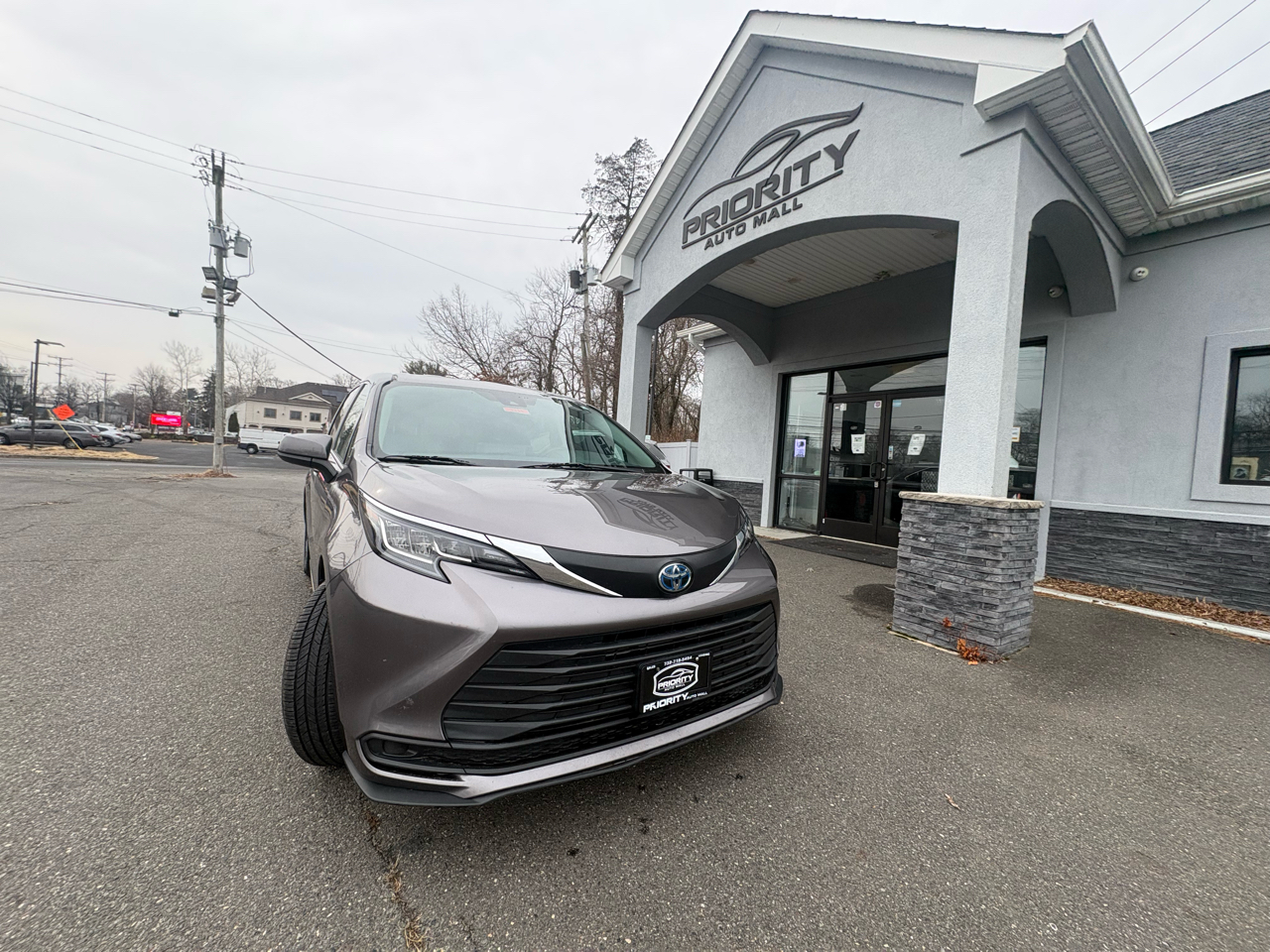 Toyota Sienna LE FWD 8-Passenger (Natl) 2021