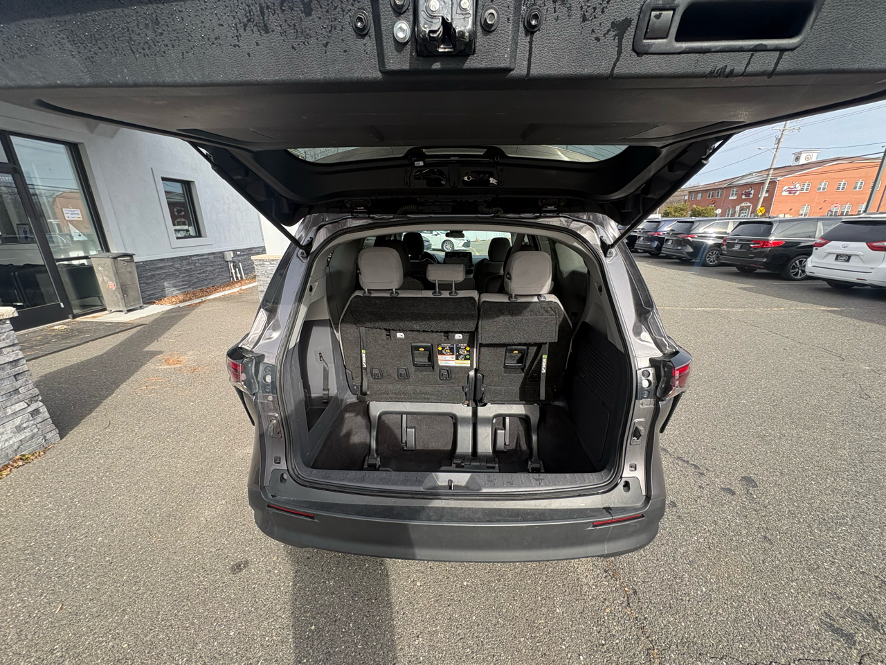 Toyota Sienna LE FWD 8-Passenger (Natl) 2021