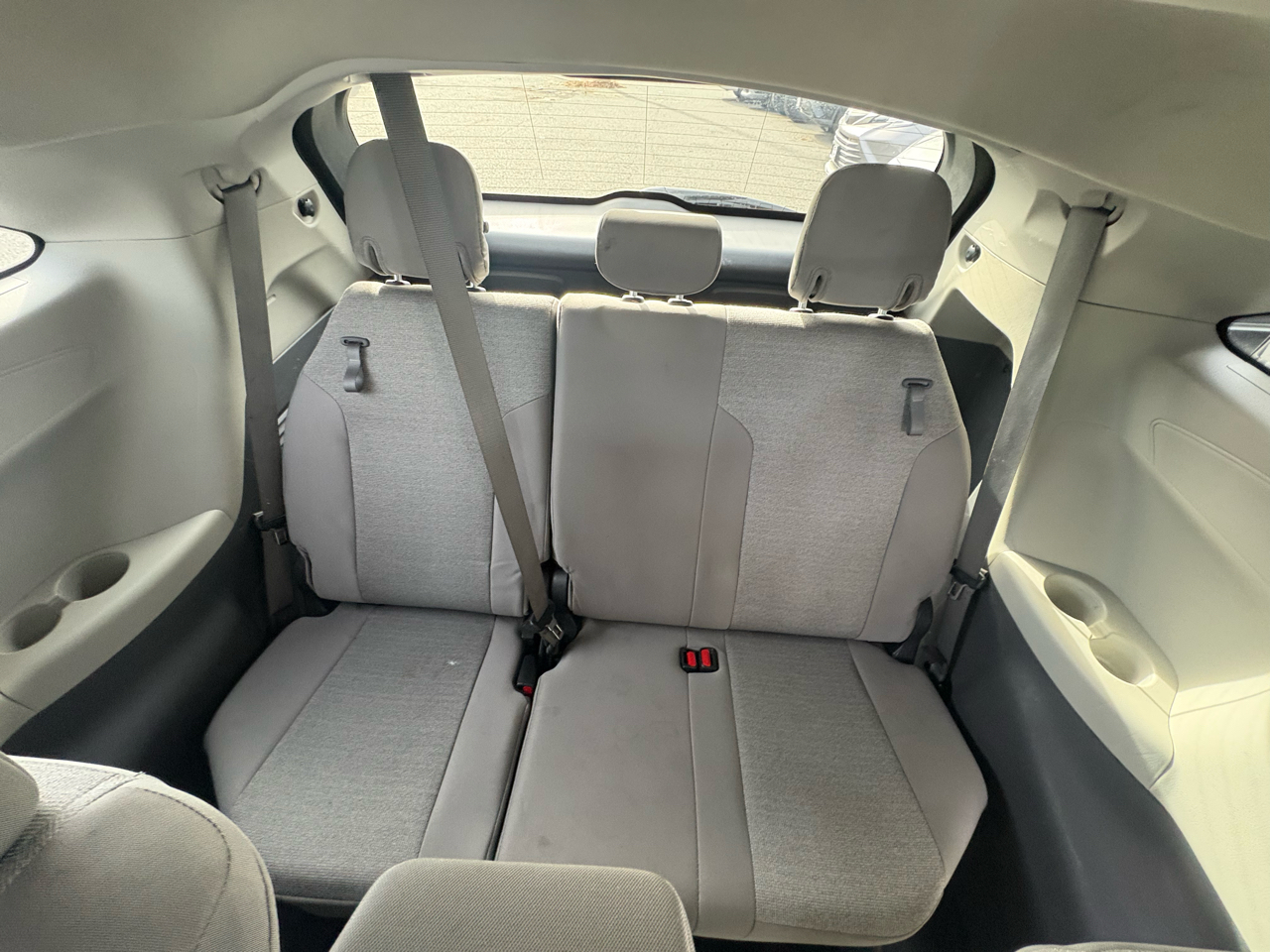 Toyota Sienna LE FWD 8-Passenger (Natl) 2021