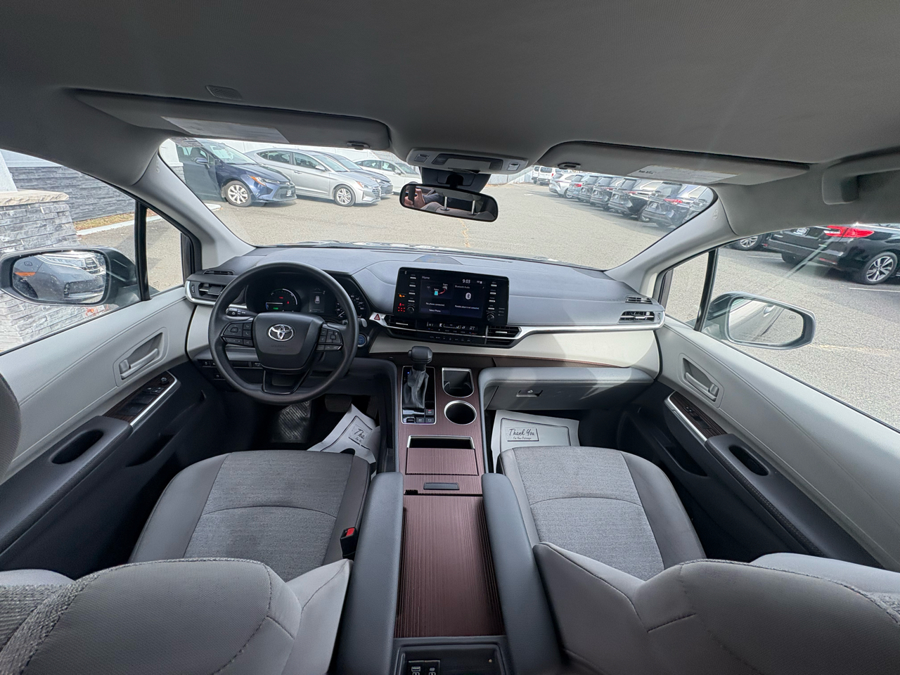 Toyota Sienna LE FWD 8-Passenger (Natl) 2021