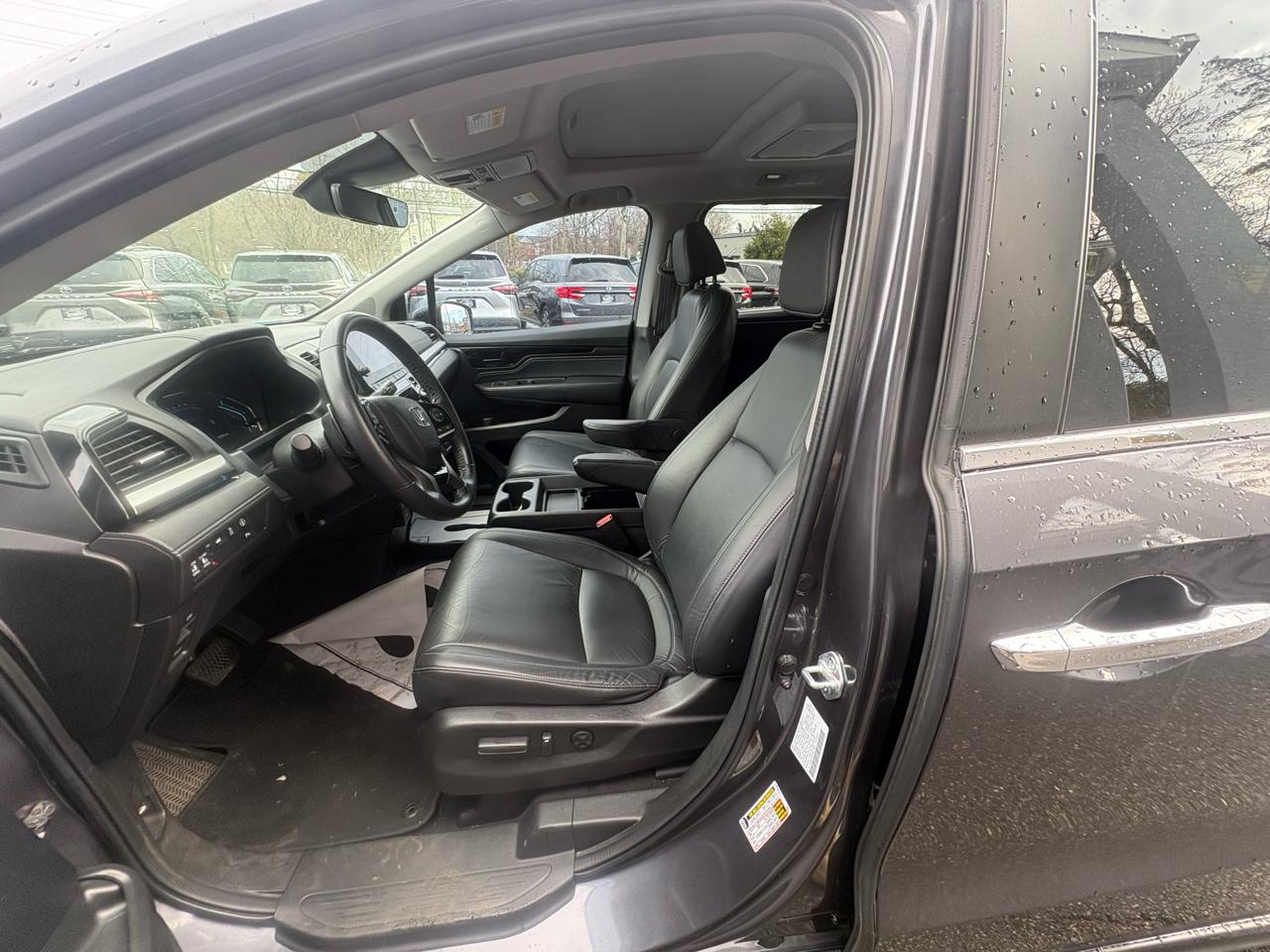 Honda Odyssey Touring Auto 2023