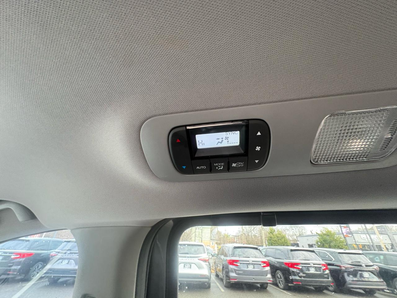 Honda Odyssey Touring Auto 2023