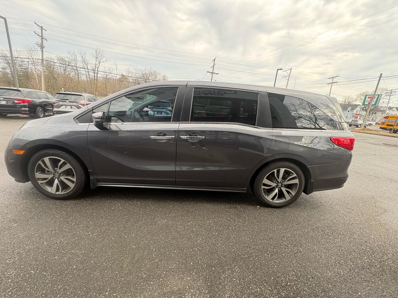 Honda Odyssey Touring Auto 2023