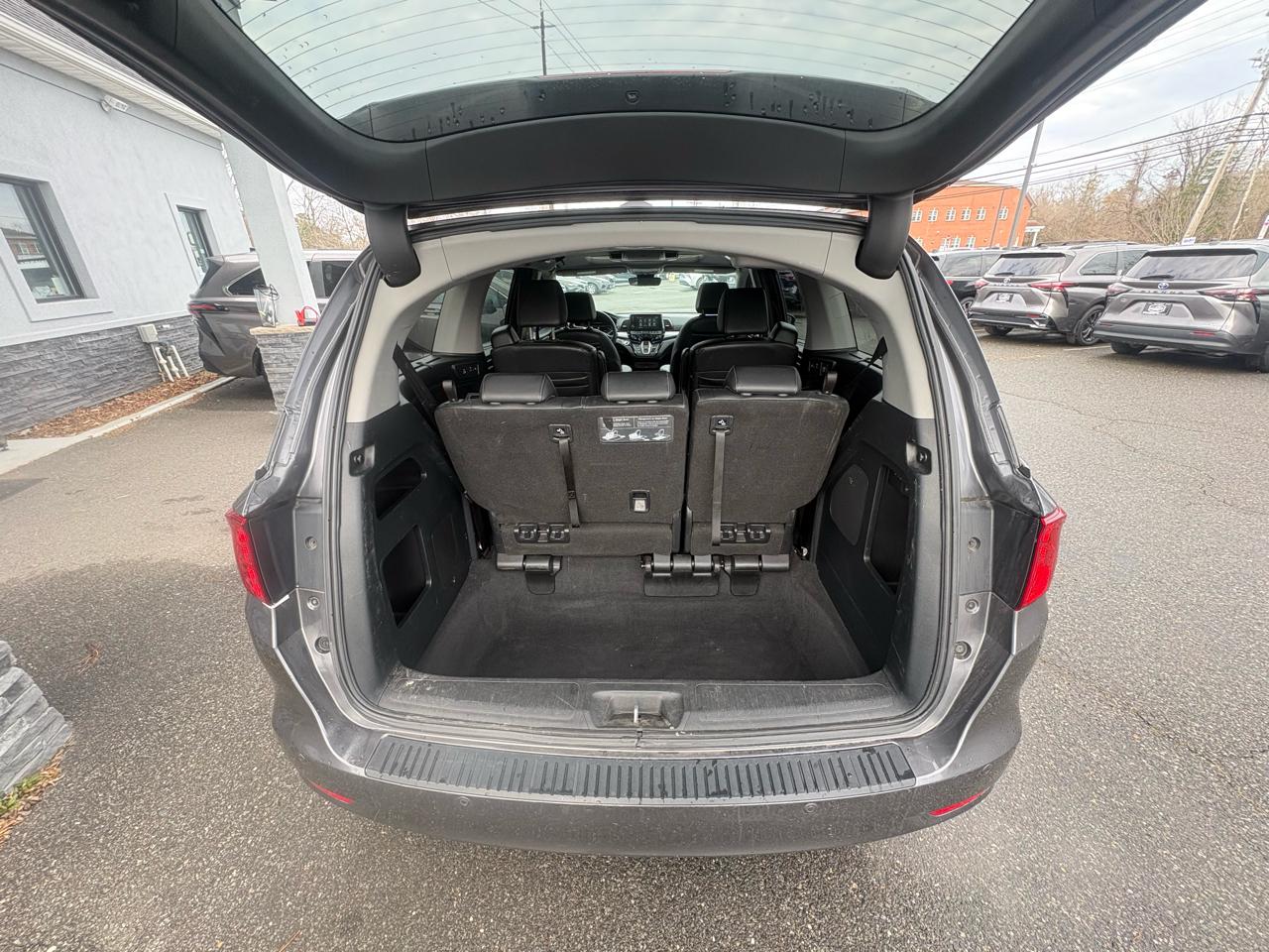 Honda Odyssey Touring Auto 2023