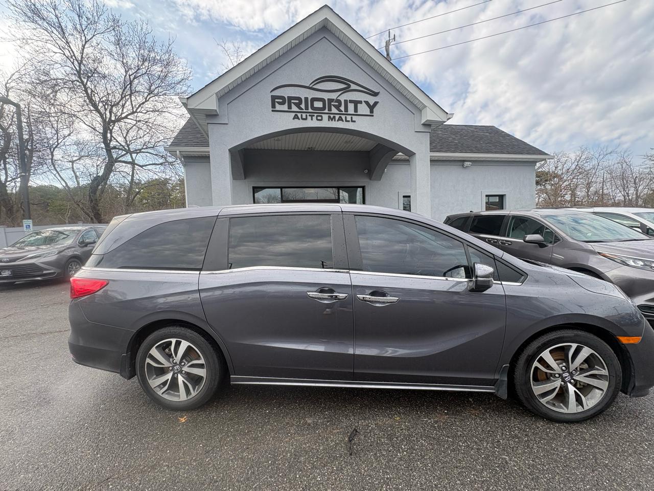 Honda Odyssey Touring Auto 2023