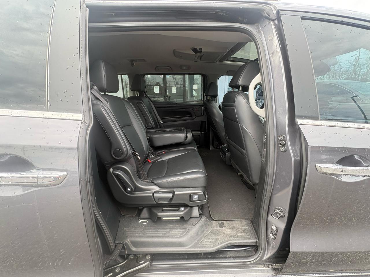 Honda Odyssey Touring Auto 2023