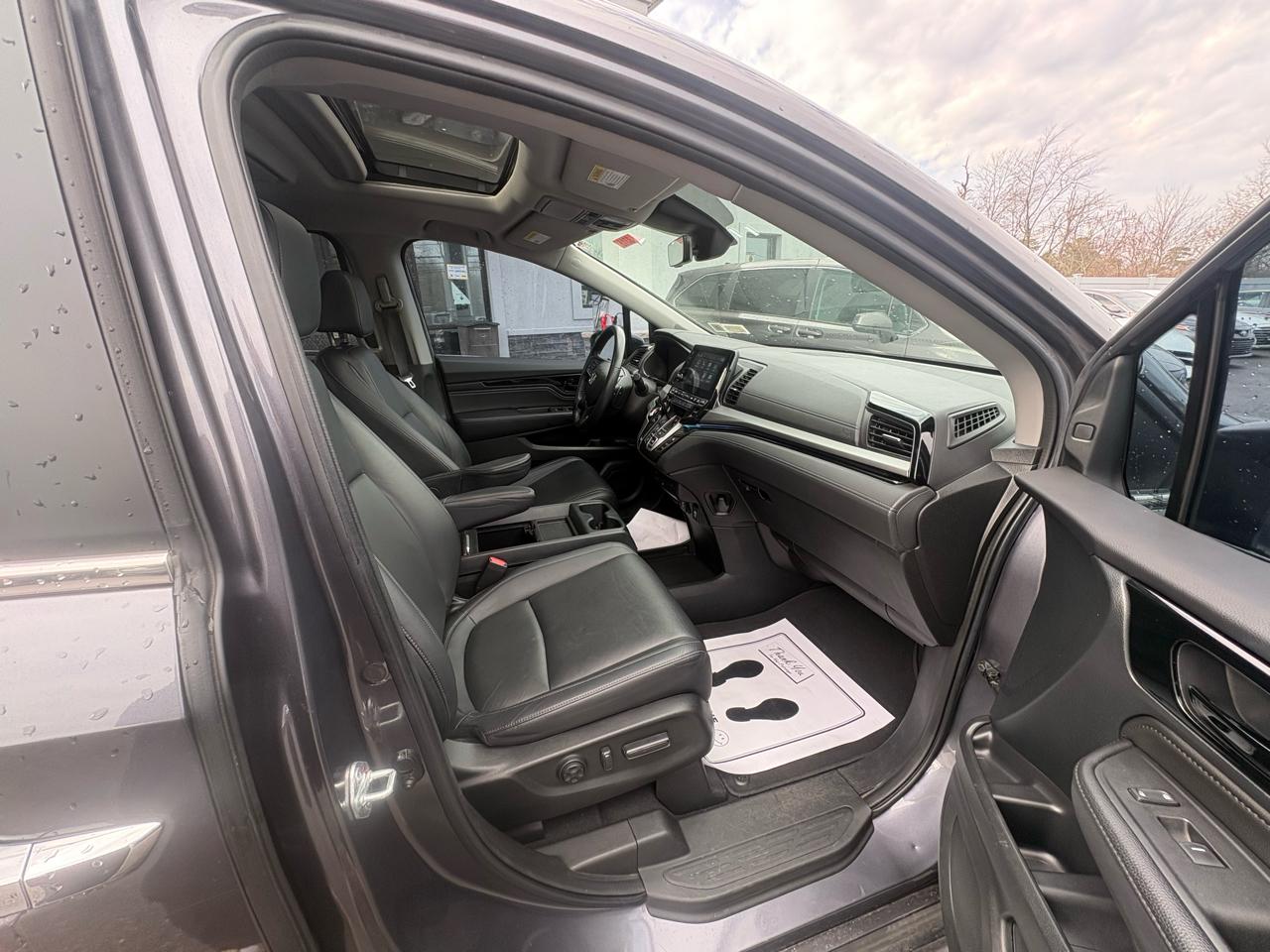 Honda Odyssey Touring Auto 2023