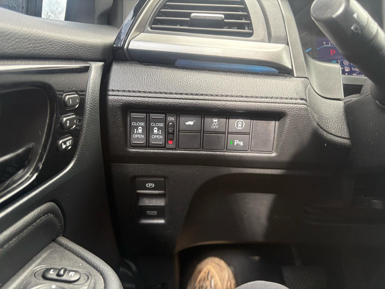 Honda Odyssey Touring Auto 2023