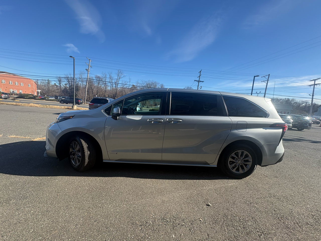 Toyota Sienna LE FWD 8-Passenger (Natl) 2021
