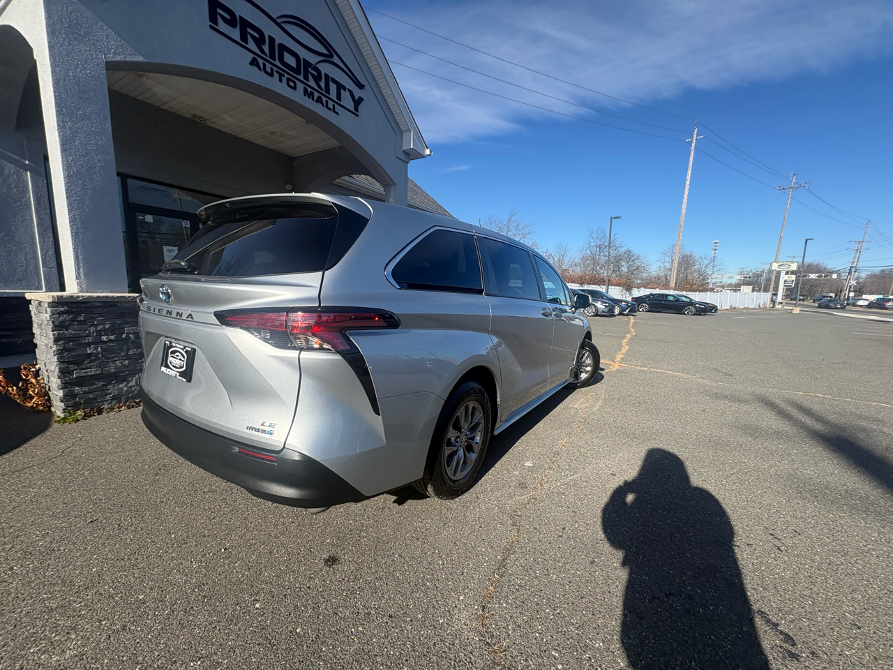 Toyota Sienna LE FWD 8-Passenger (Natl) 2021