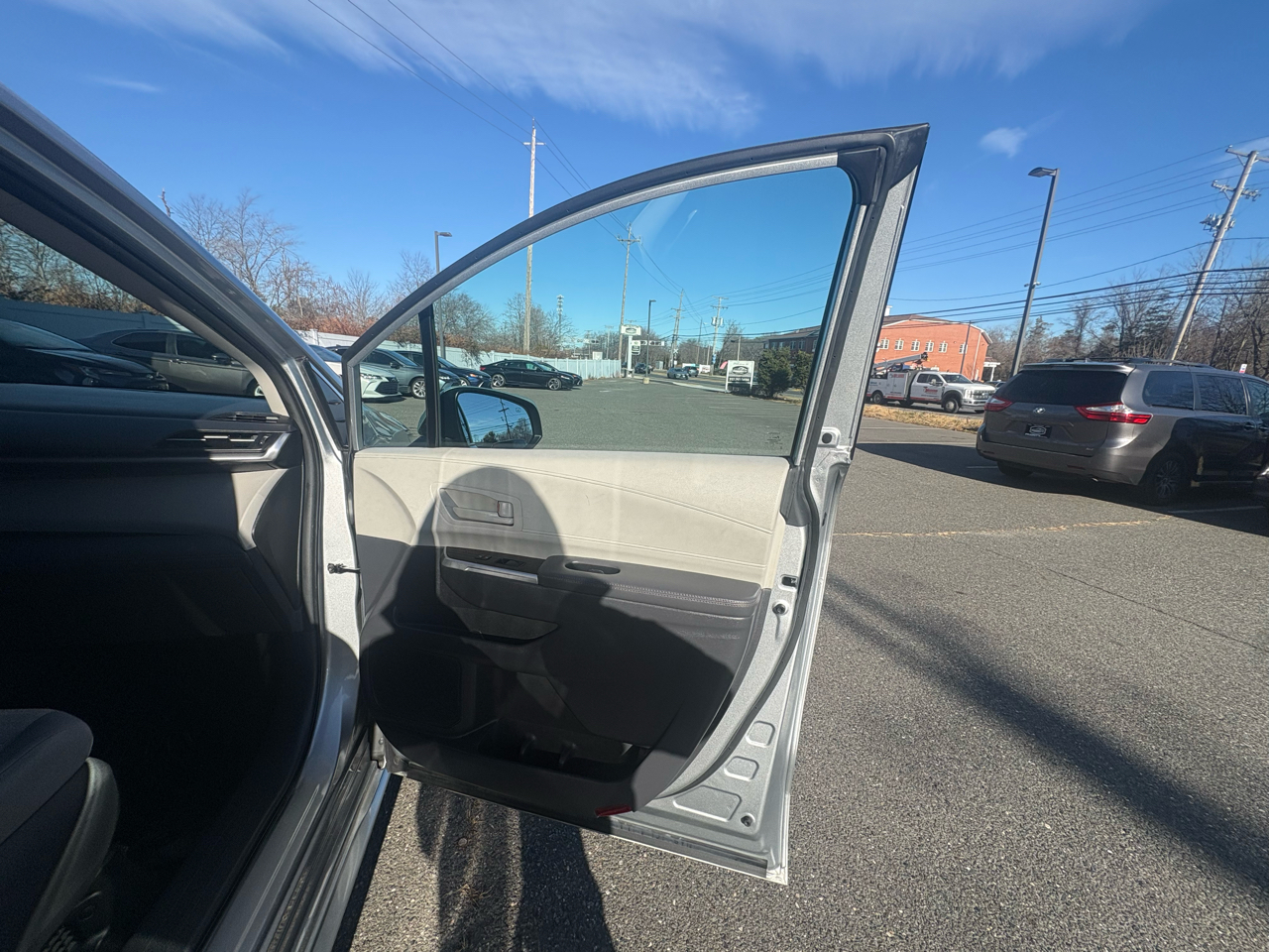 Toyota Sienna LE FWD 8-Passenger (Natl) 2021