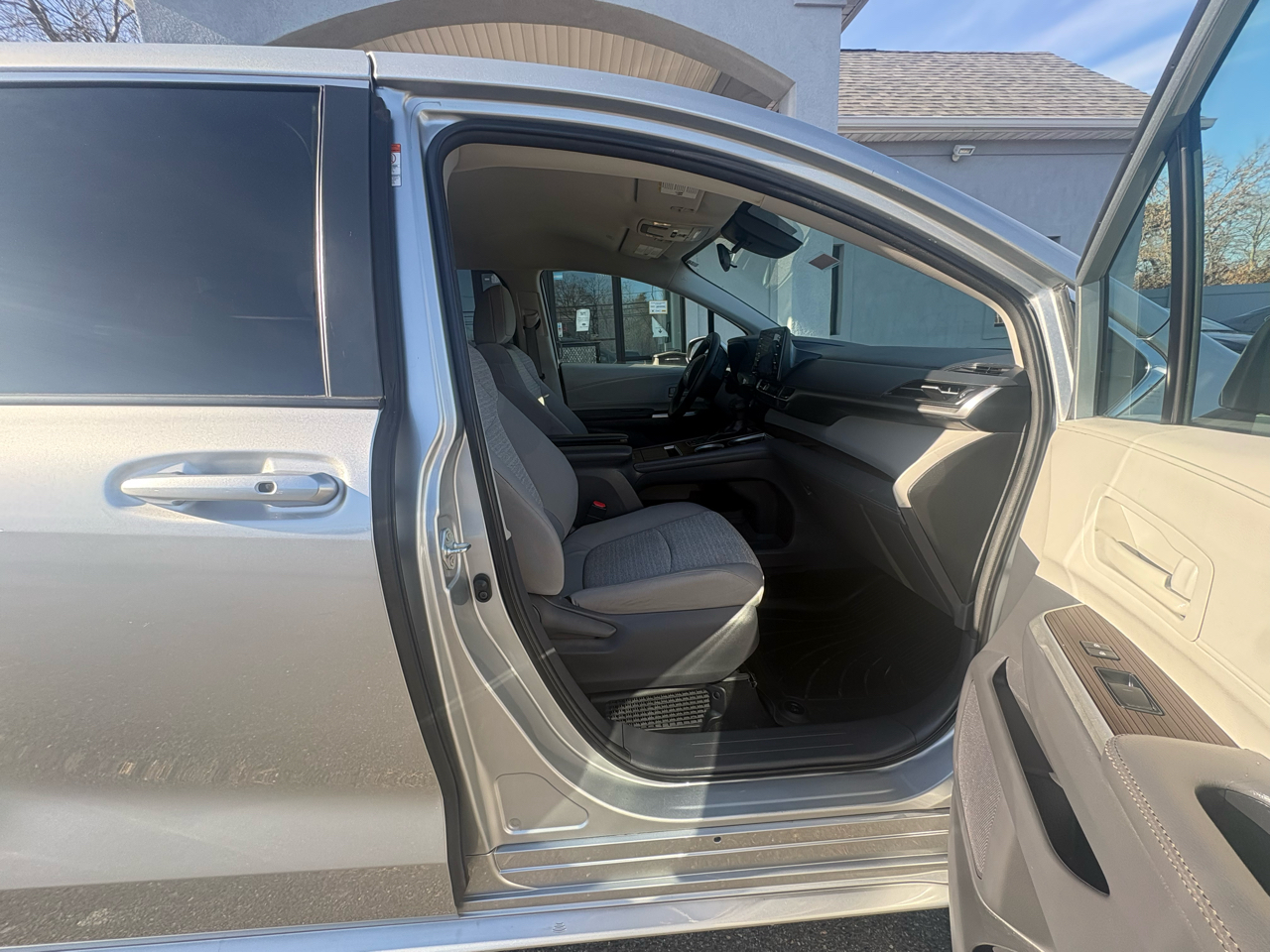 Toyota Sienna LE FWD 8-Passenger (Natl) 2021