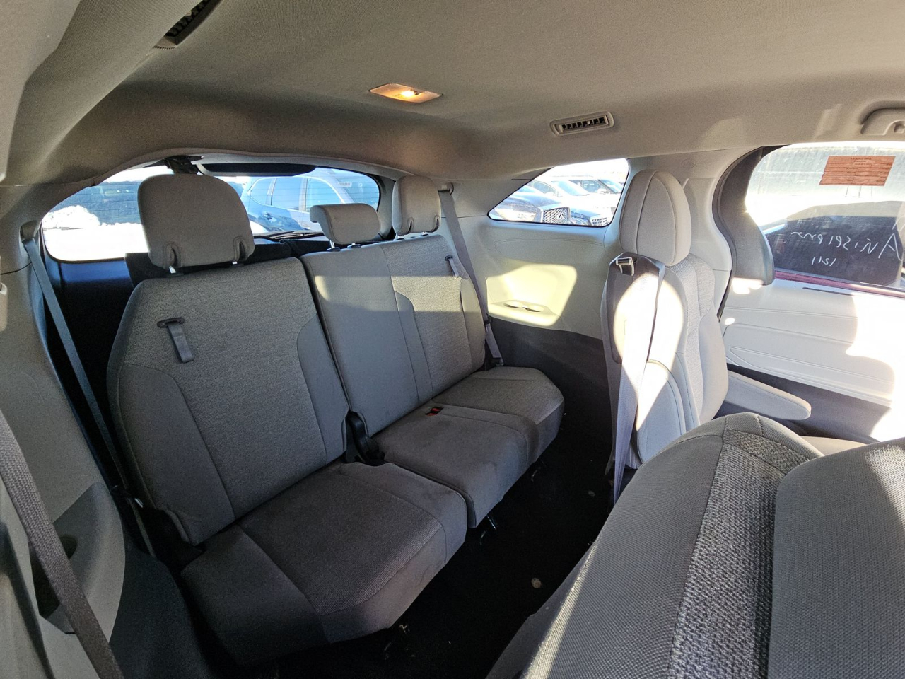 Toyota Sienna LE FWD 8-Passenger (Natl) 2024