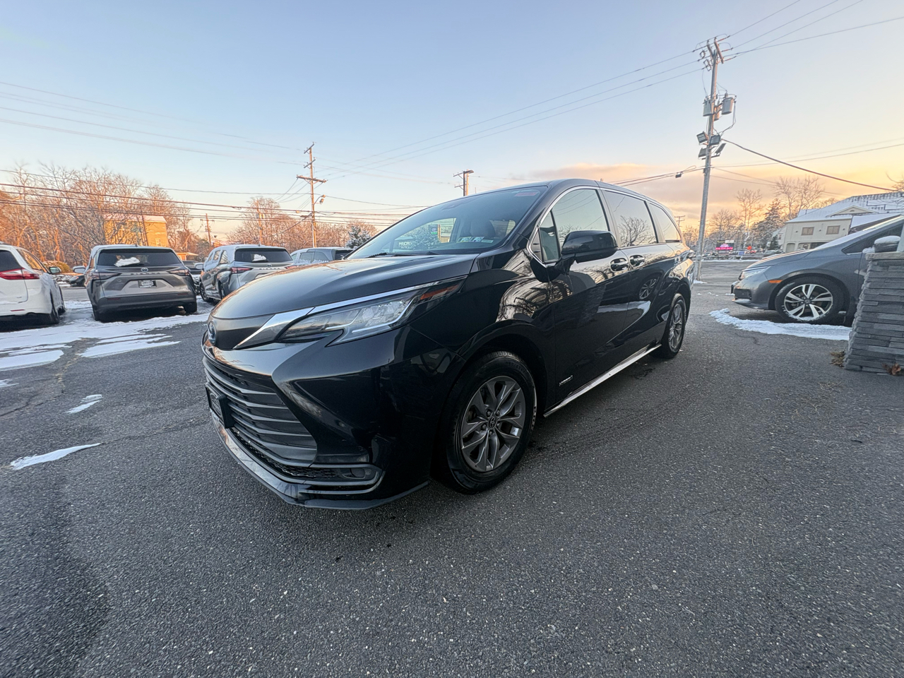 Toyota Sienna LE FWD 8-Passenger (Natl) 2021