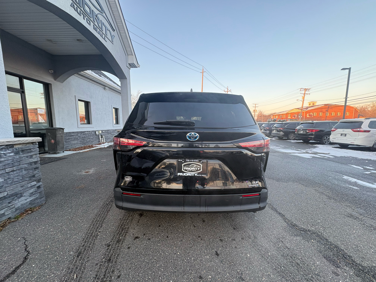 Toyota Sienna LE FWD 8-Passenger (Natl) 2021