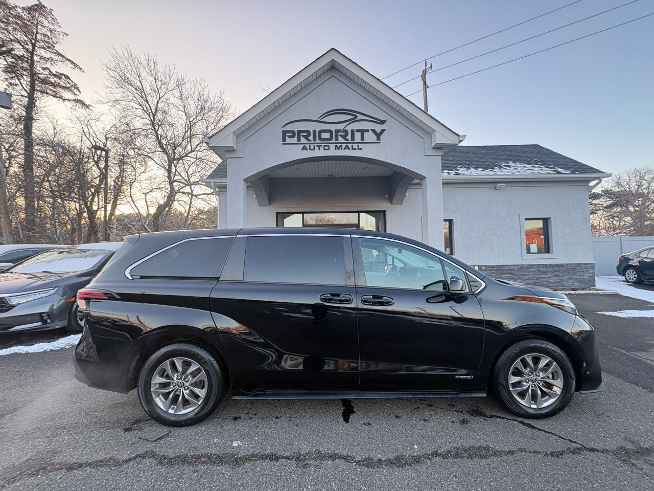 Toyota Sienna LE FWD 8-Passenger (Natl) 2021