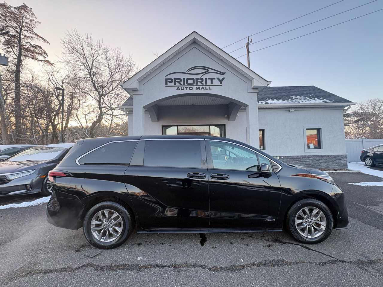 Toyota Sienna LE FWD 8-Passenger (Natl) 2021