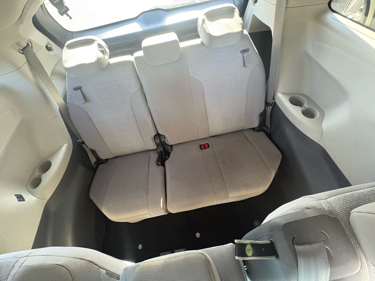 Toyota Sienna LE FWD 8-Passenger (Natl) 2024