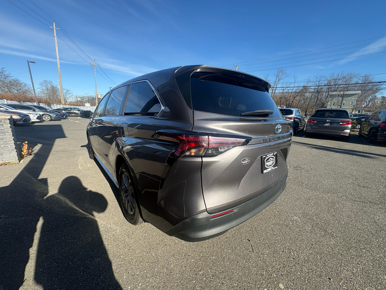 Toyota Sienna LE FWD 8-Passenger (Natl) 2024