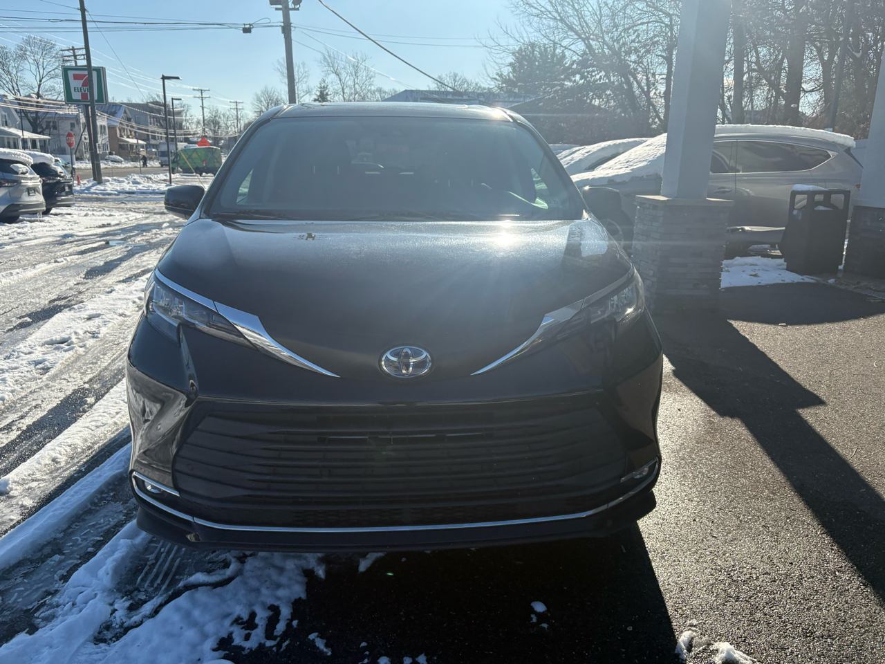 Toyota Sienna XLE FWD 8-Passenger (Natl) 2022