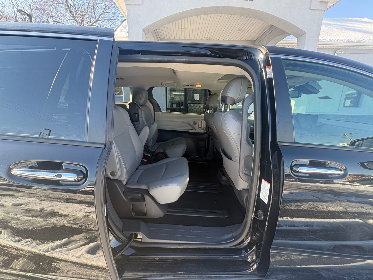 Toyota Sienna XLE FWD 8-Passenger (Natl) 2022