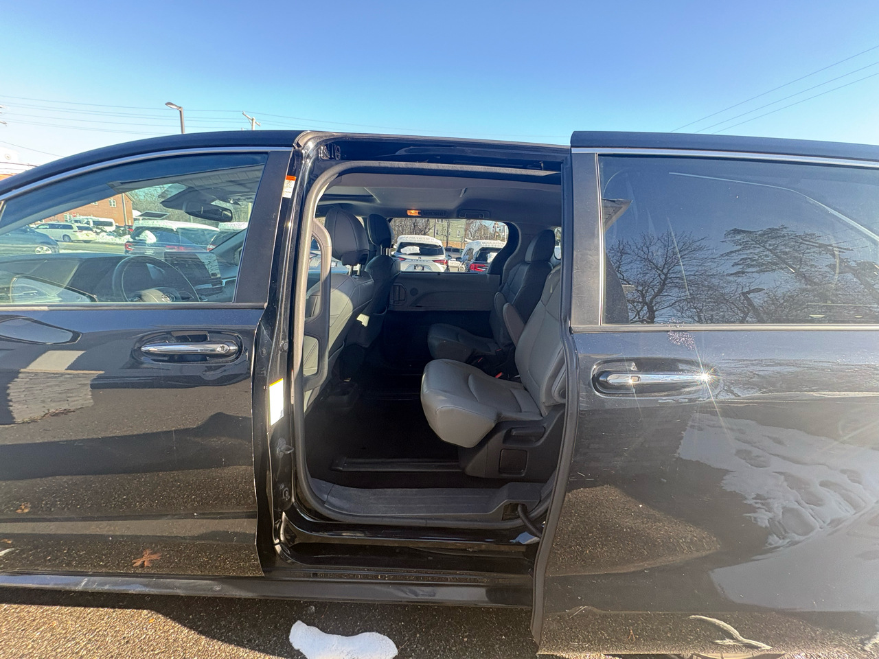 Toyota Sienna XLE FWD 8-Passenger (Natl) 2022
