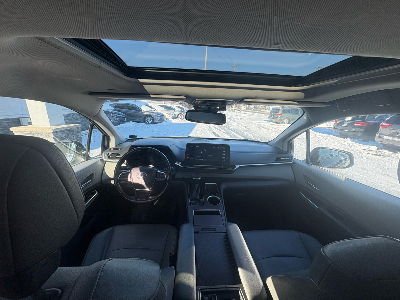 Toyota Sienna XLE FWD 8-Passenger (Natl) 2022