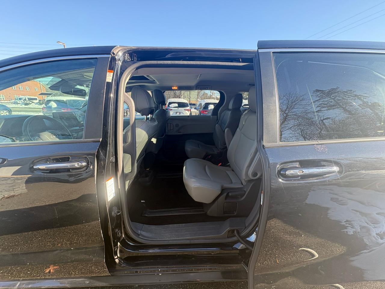 Toyota Sienna XLE FWD 8-Passenger (Natl) 2022
