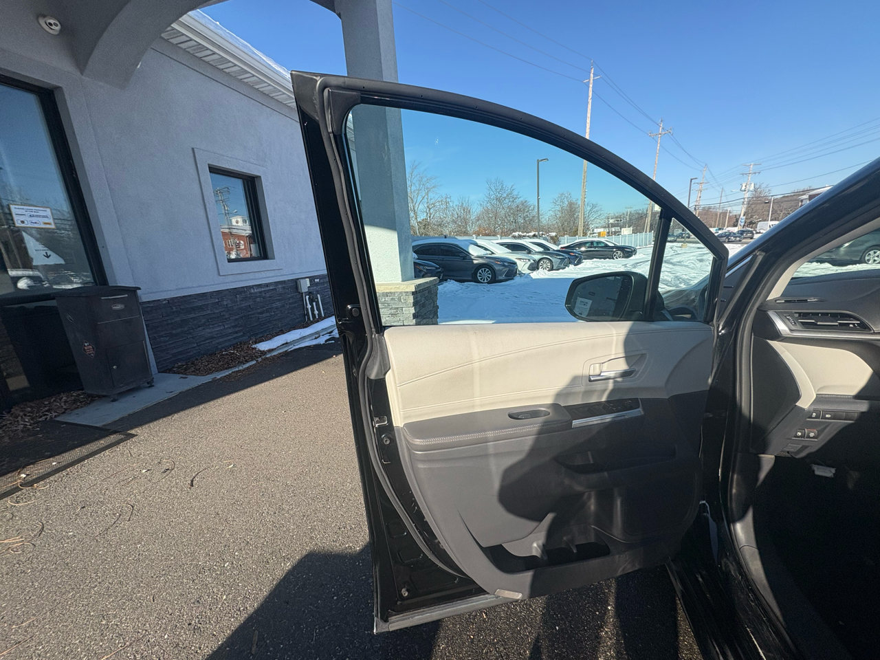 Toyota Sienna XLE FWD 8-Passenger (Natl) 2022