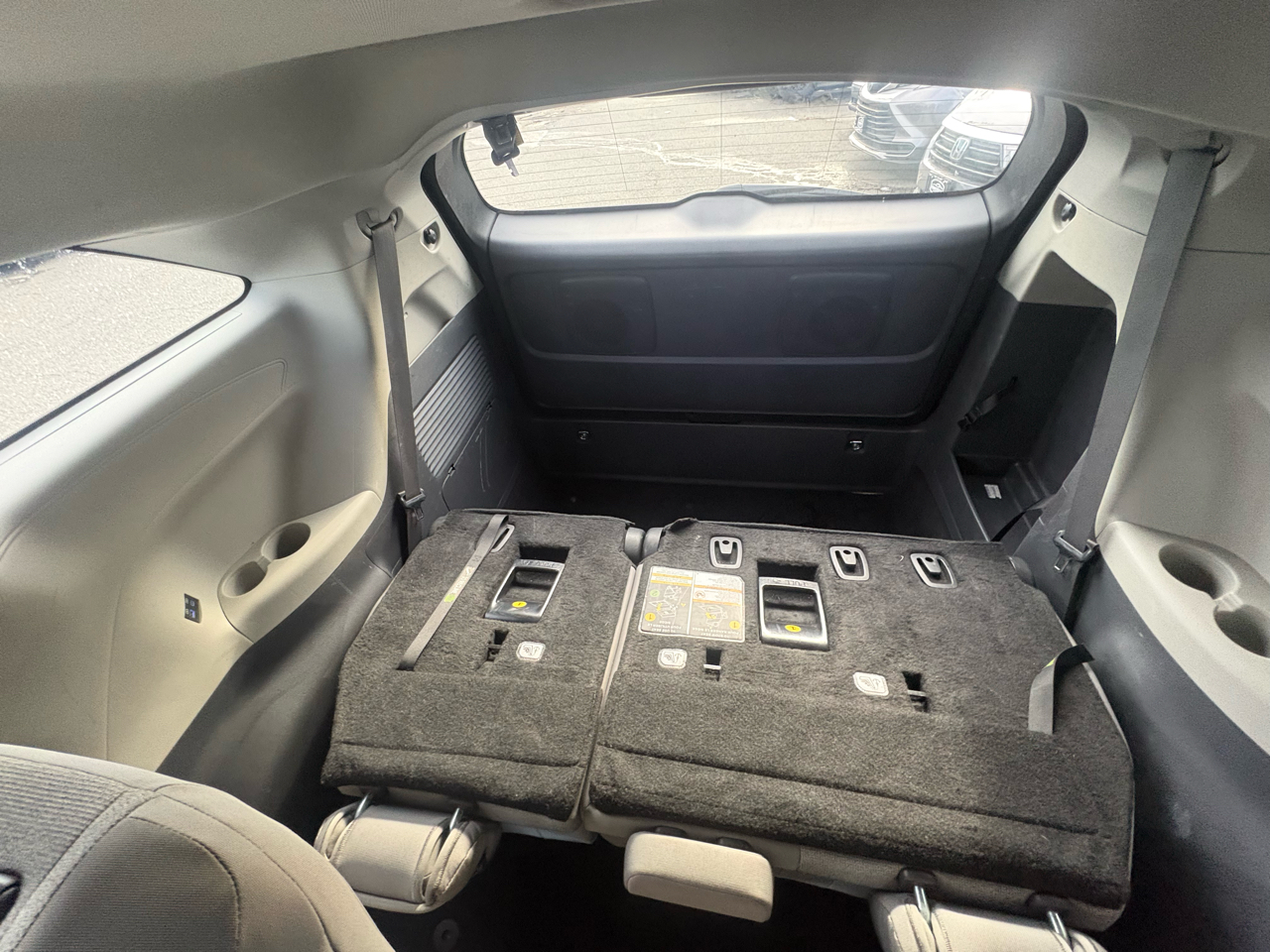 Toyota Sienna LE FWD 8-Passenger (Natl) 2024