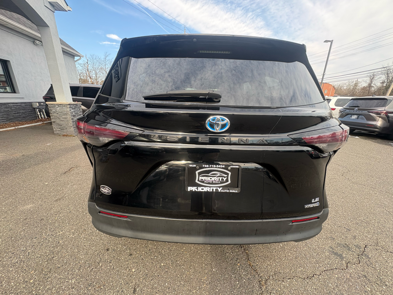 Toyota Sienna LE FWD 8-Passenger (Natl) 2024