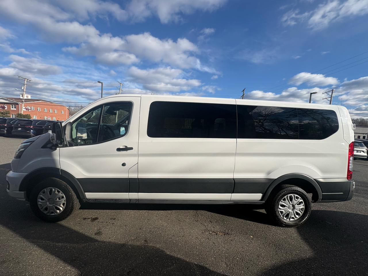 Ford Transit Passenger Wagon T-350 148" Low Roof XLT RWD 2023