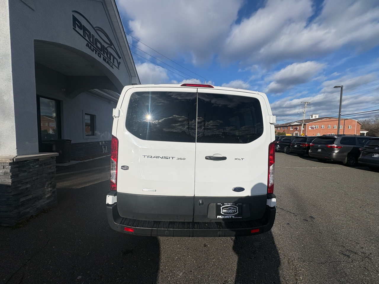 Ford Transit Passenger Wagon T-350 148" Low Roof XLT RWD 2023