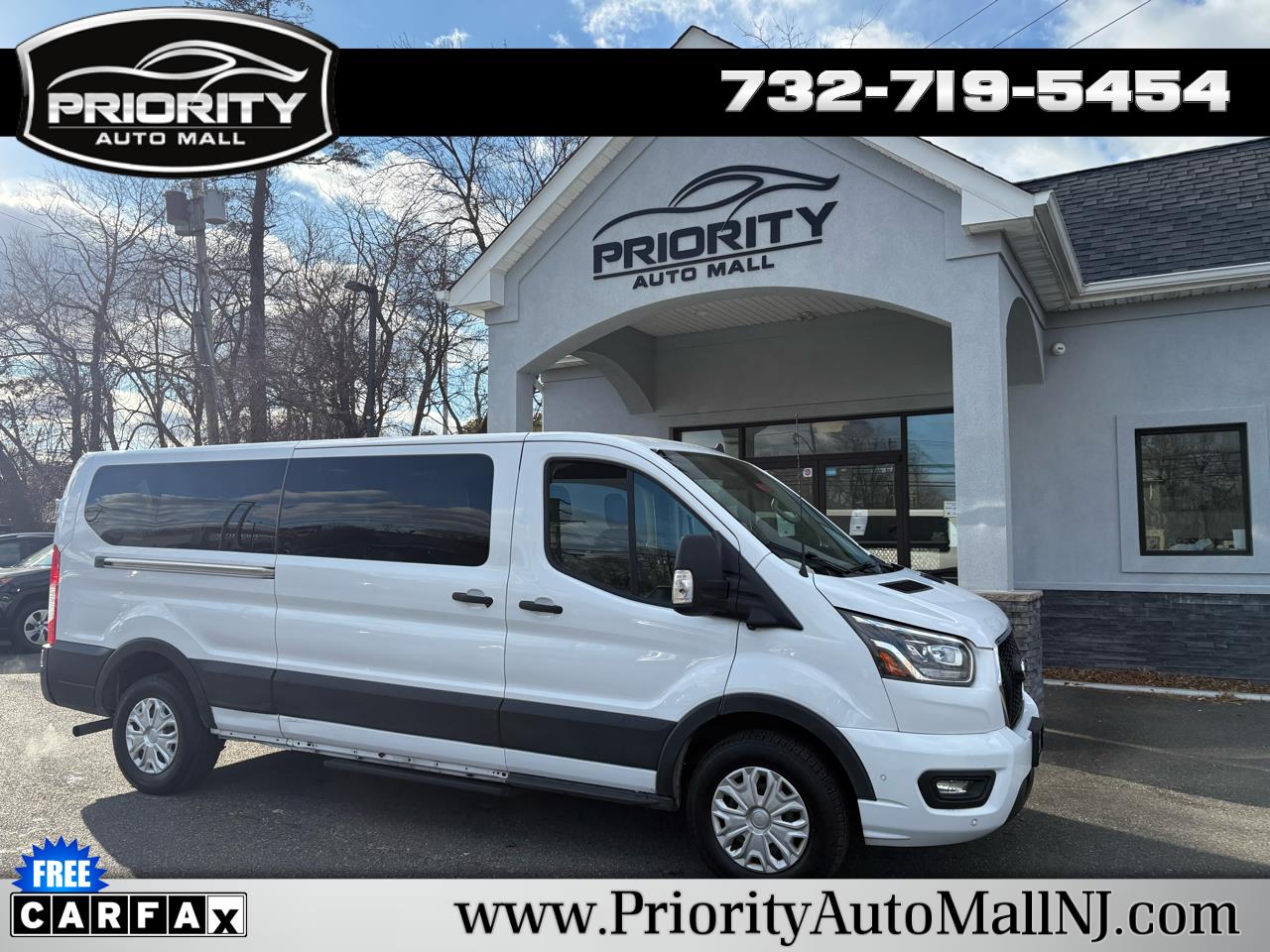 2023 Ford Transit Passenger Wagon T-350 148" Low Roof XLT RWD