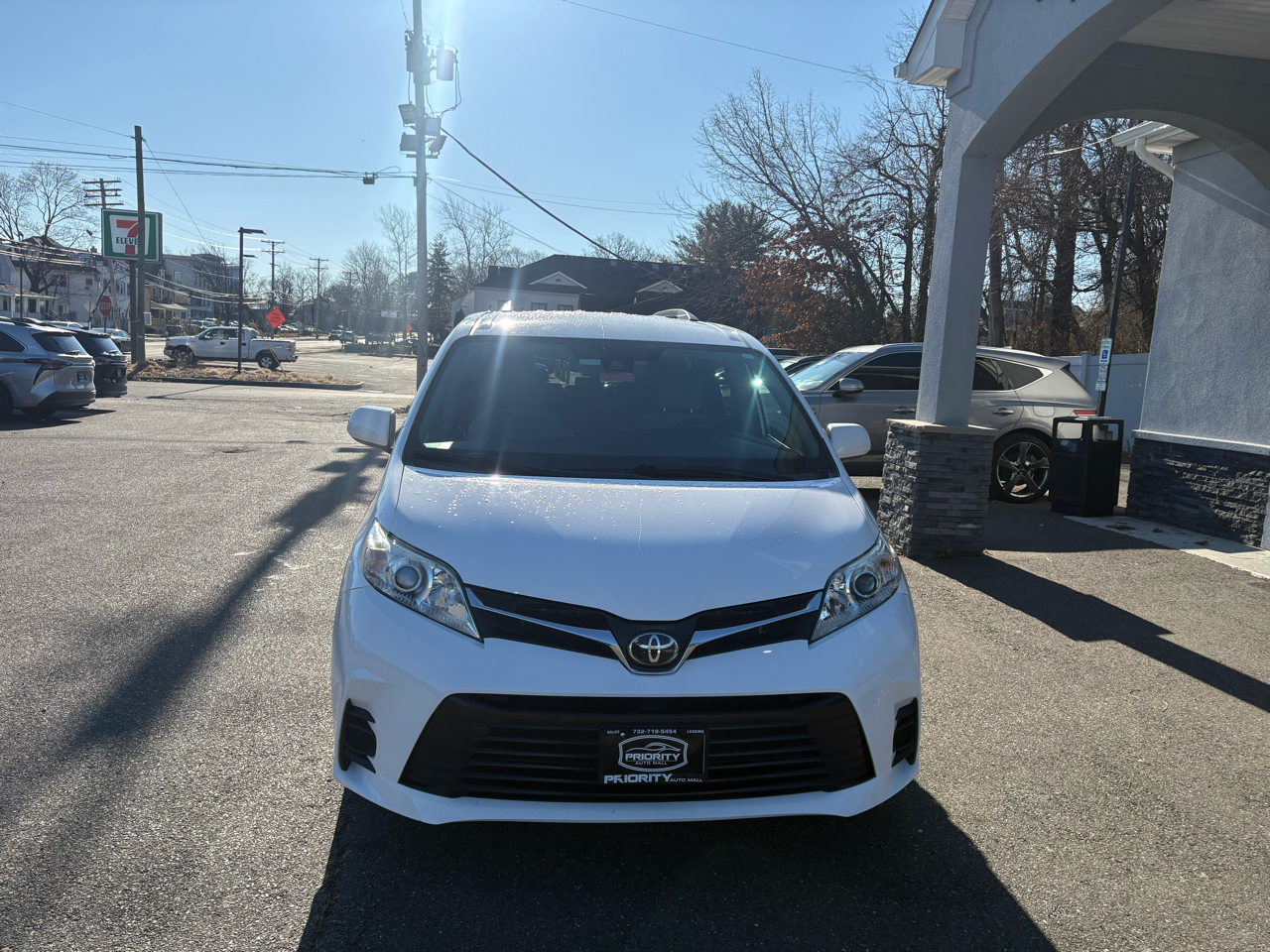 Toyota Sienna LE FWD 8-Passenger (Natl) 2019