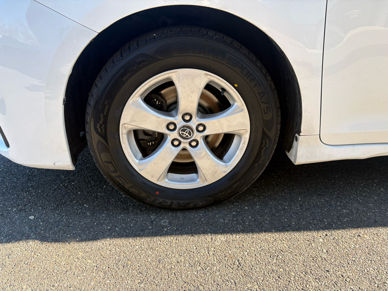 Toyota Sienna LE FWD 8-Passenger (Natl) 2019